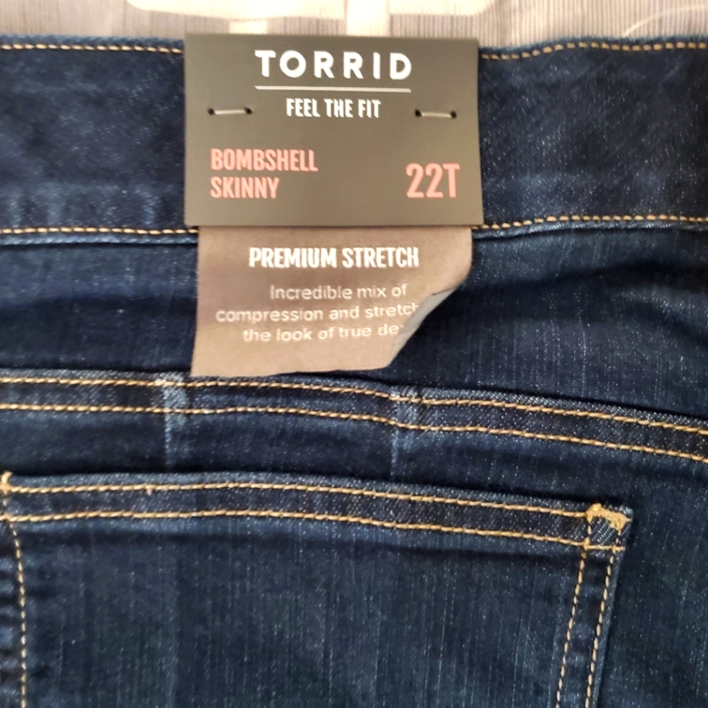 Torrid Bombshell Jeans 22T - Picture 3 of 5